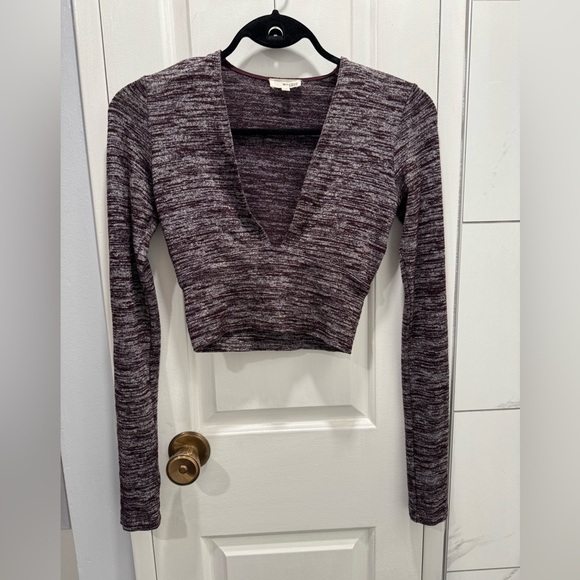 Wilfred Free Long Sleeved Crop Top V Neck - Picture 2 of 4